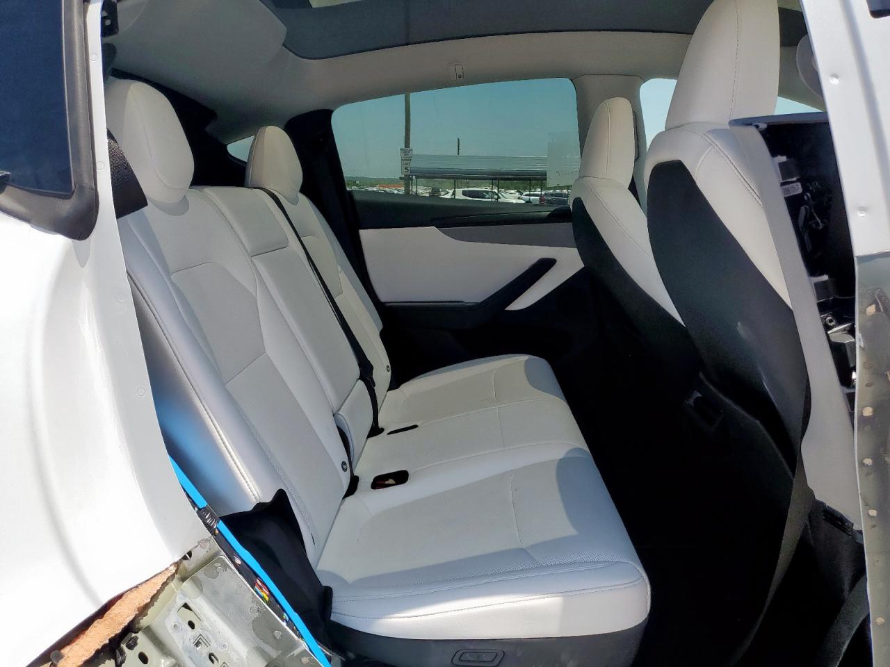 2026 Tesla Model Y VIN: 7SAYGDEE3TA395047 Lot: 65030115