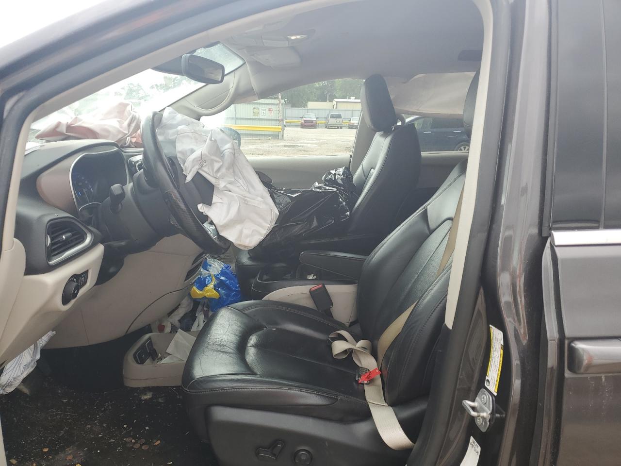 2019 Chrysler Pacifica Touring L VIN: 2C4RC1BG6KR731877 Lot: 66578775