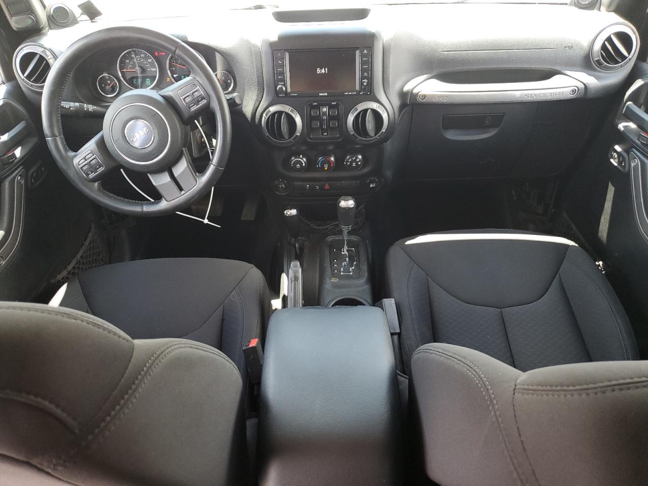 2014 Jeep Wrangler Unlimited Sport VIN: 1C4BJWDG5EL156329 Lot: 63916205