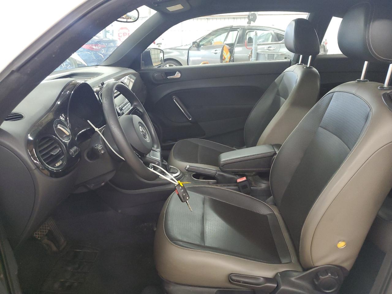 2015 Volkswagen Beetle 1.8T VIN: 3VWF17AT6FM626406 Lot: 64168245