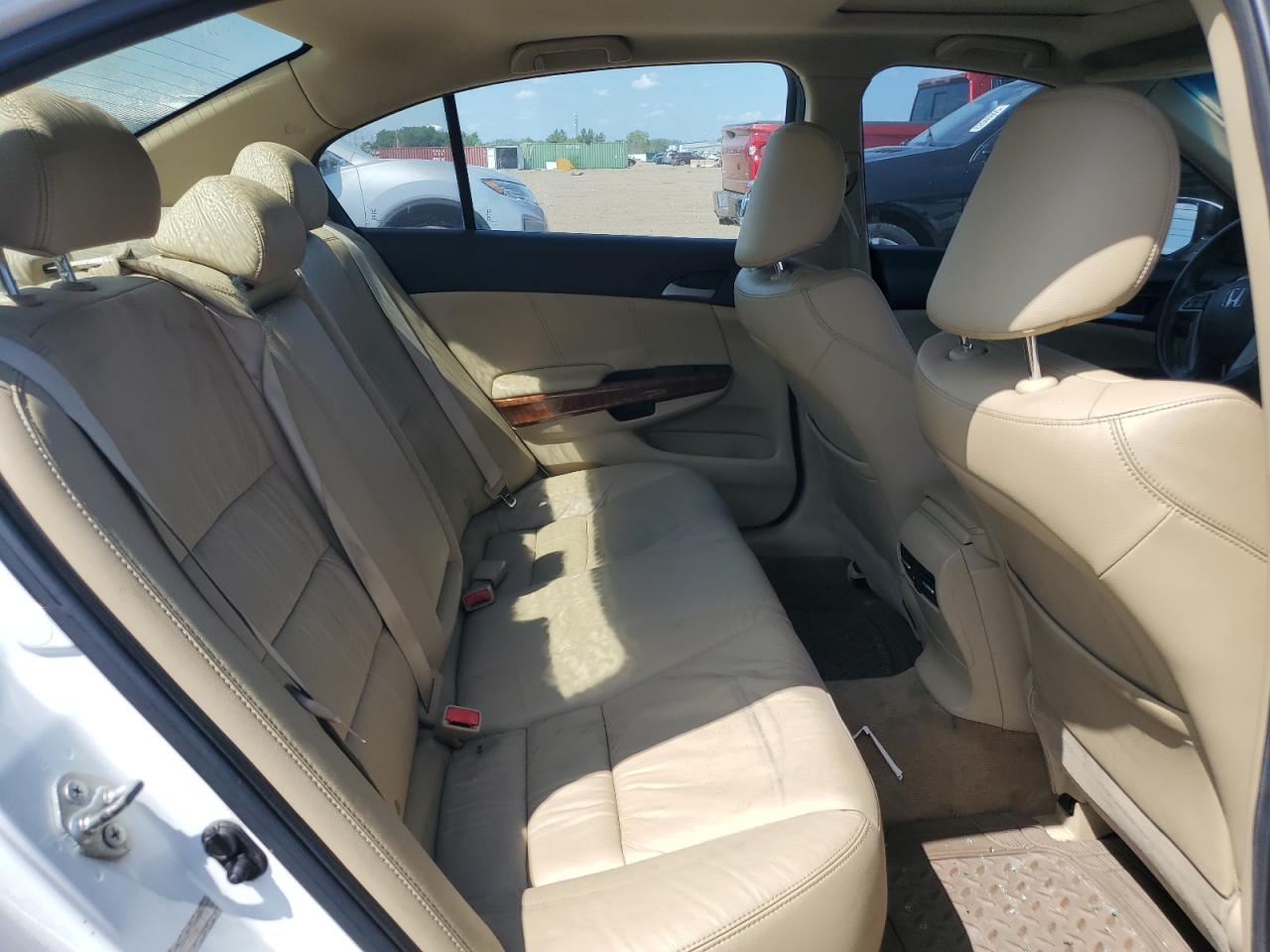 2011 Honda Accord Exl VIN: 1HGCP3F84BA028499 Lot: 63231545