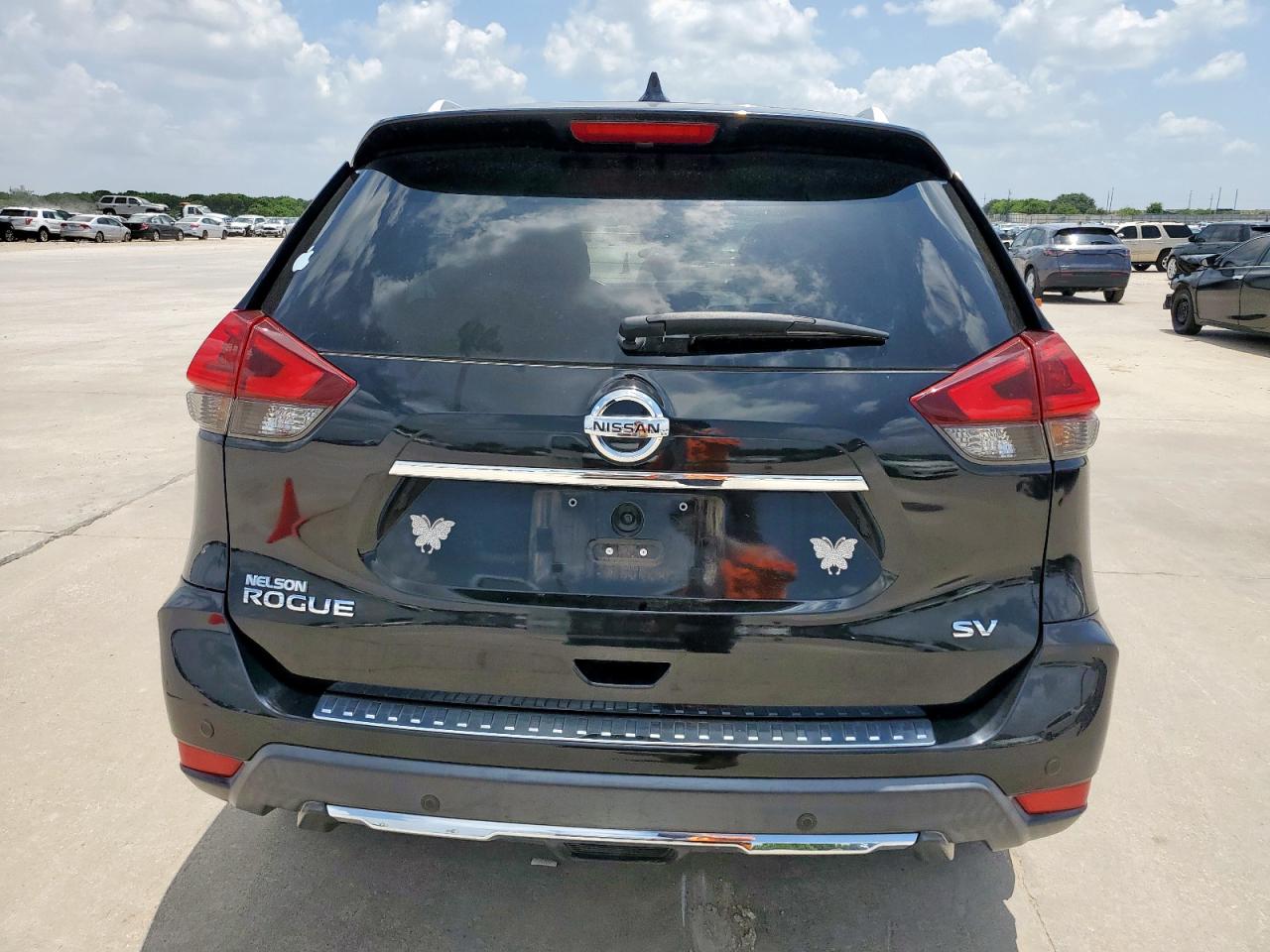 2019 Nissan Rogue S VIN: KNMAT2MT1KP557800 Lot: 65250925