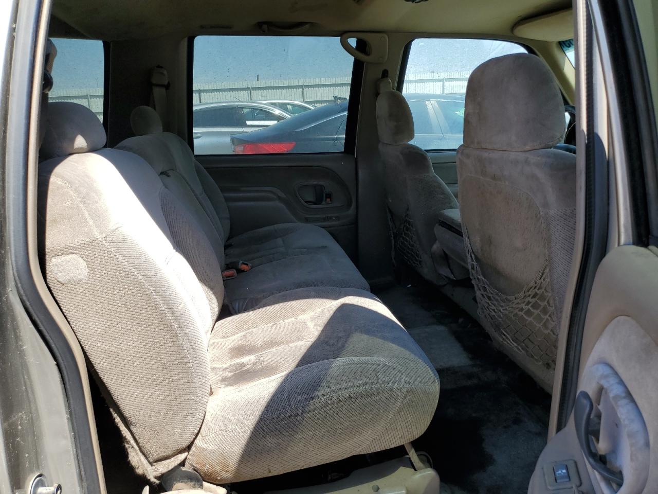 1999 Chevrolet Suburban C1500 VIN: 3GNEC16R3XG265260 Lot: 65757185