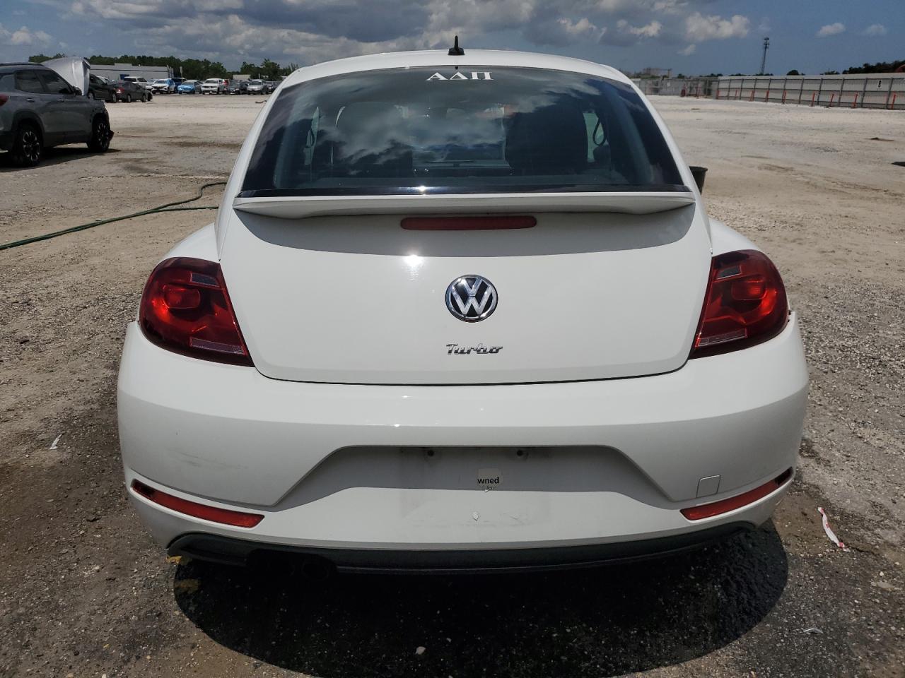 2018 Volkswagen Beetle S VIN: 3VWFD7ATXJM721289 Lot: 64570615