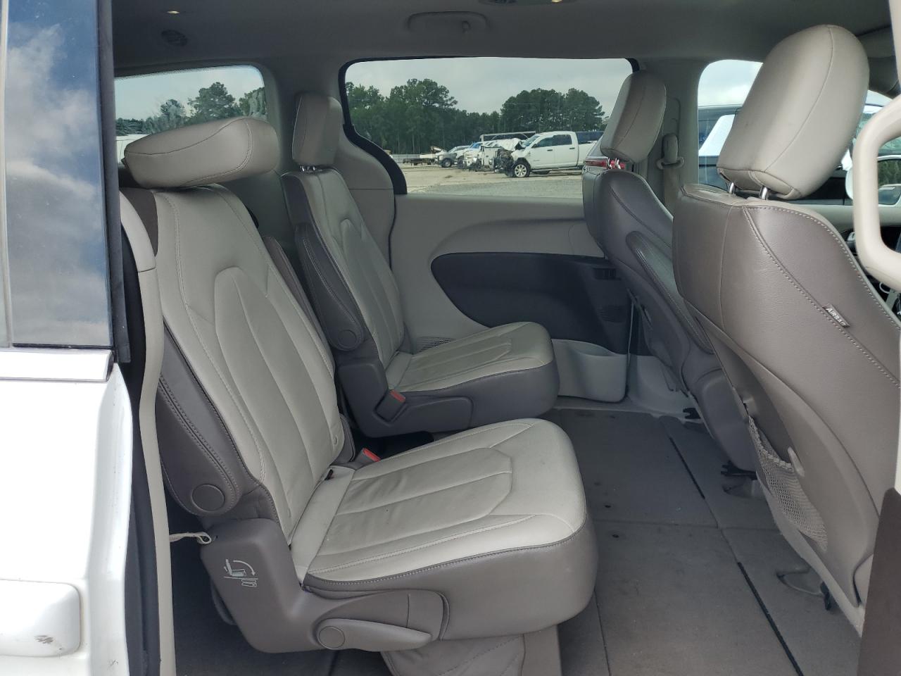 2017 Chrysler Pacifica Touring L VIN: 2C4RC1BG0HR524619 Lot: 64071185
