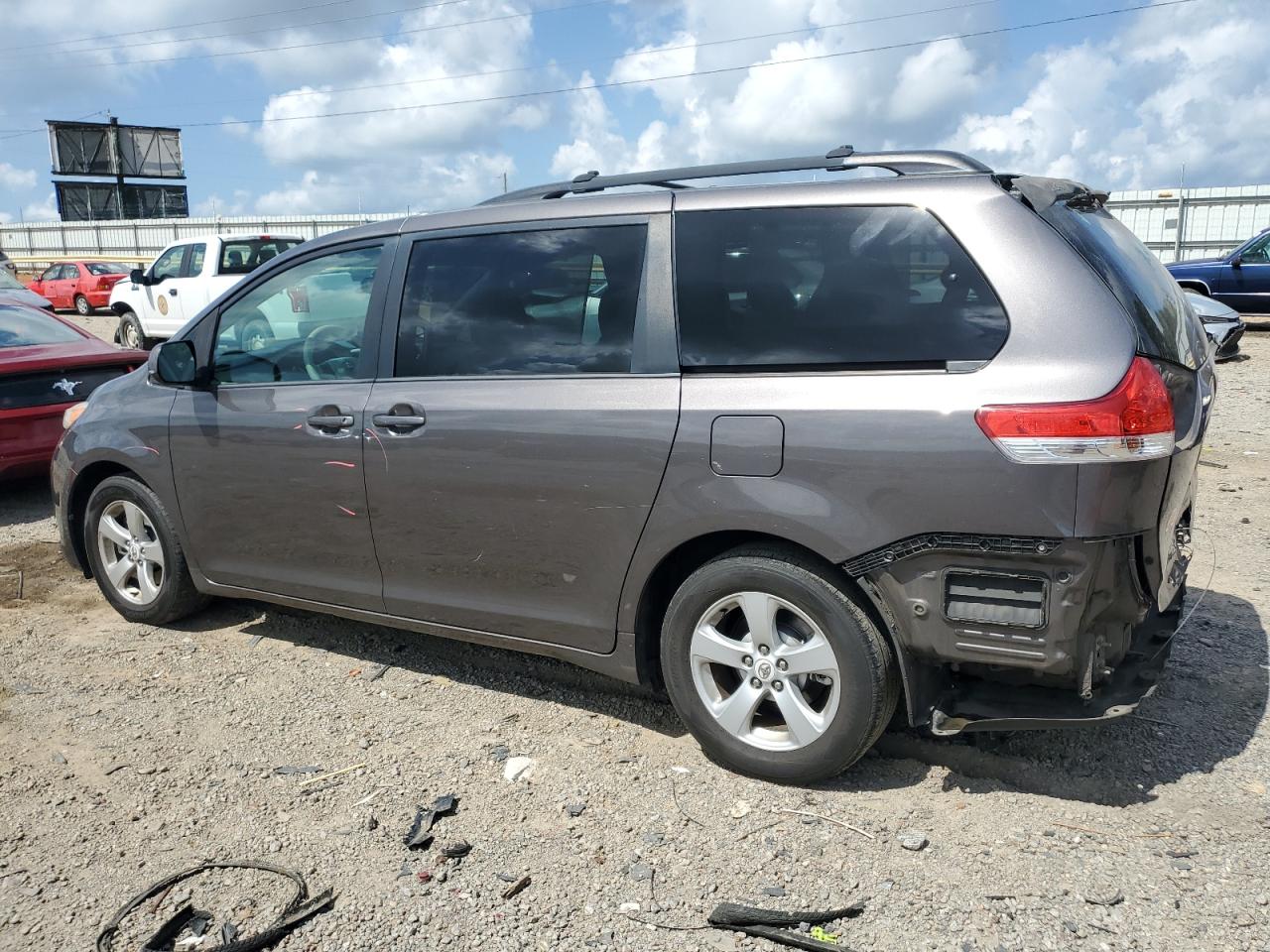 2012 Toyota Sienna Le VIN: 5TDKK3DC1CS245884 Lot: 66065855