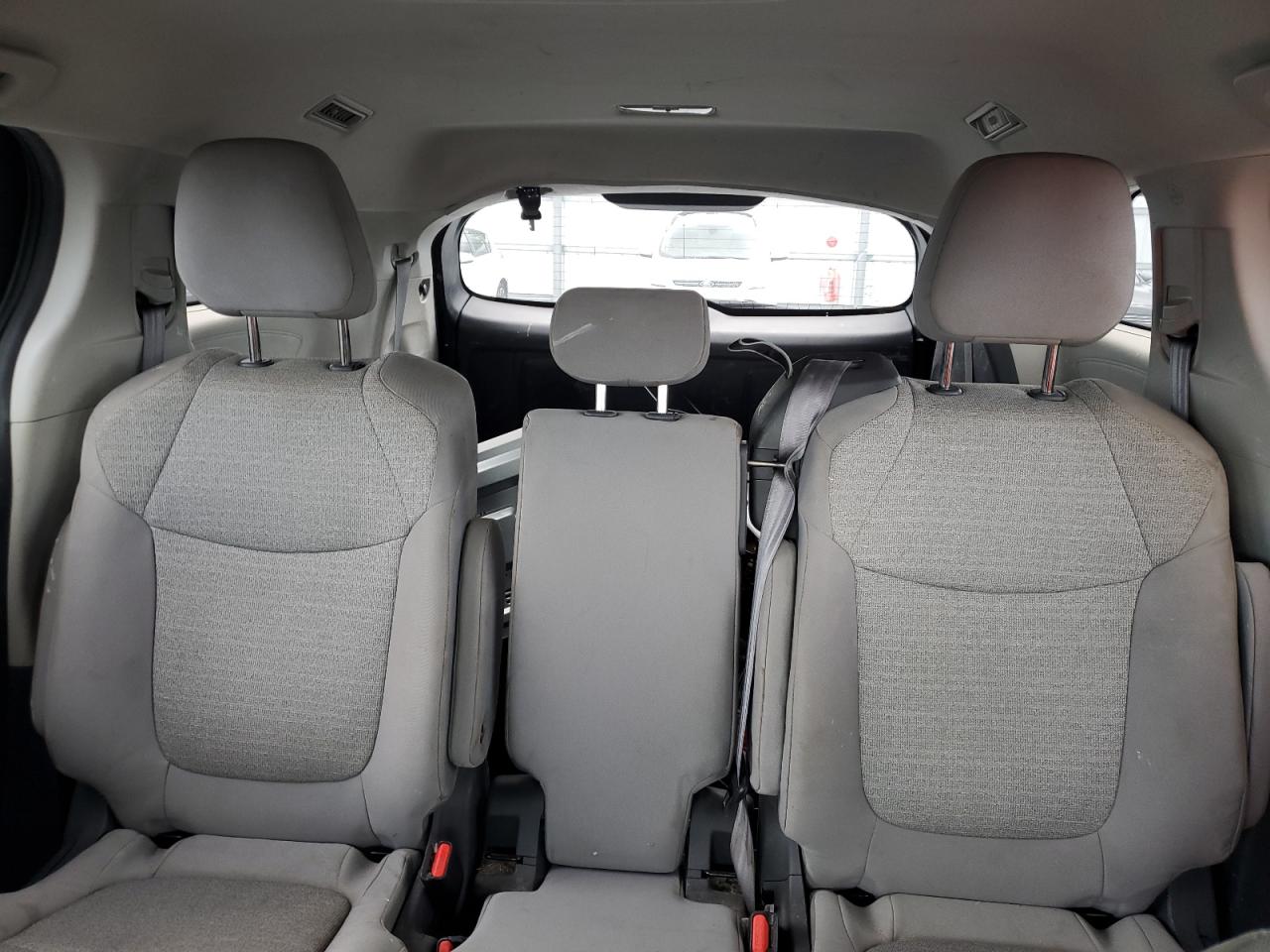 2021 Toyota Sienna Le VIN: 5TDKRKEC1MS067285 Lot: 65129175