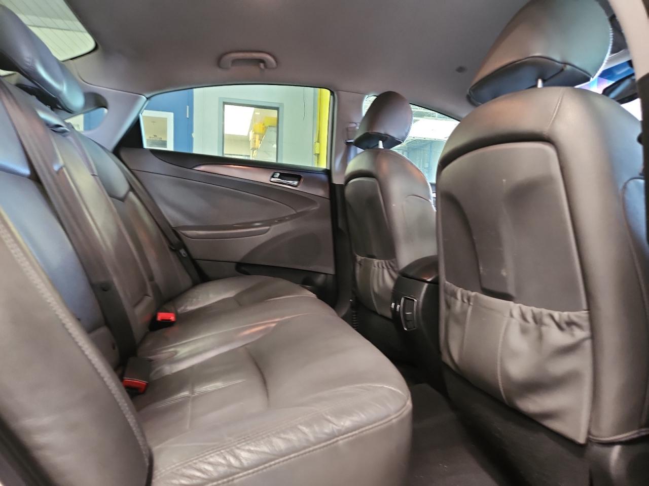2013 Hyundai Sonata Hybrid VIN: KMHEC4A48DA088569 Lot: 64796405