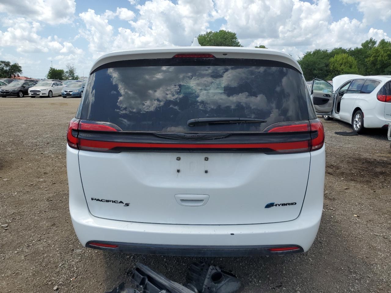 2022 Chrysler Pacifica Hybrid Touring L VIN: 2C4RC1L7XNR209420 Lot: 63199005