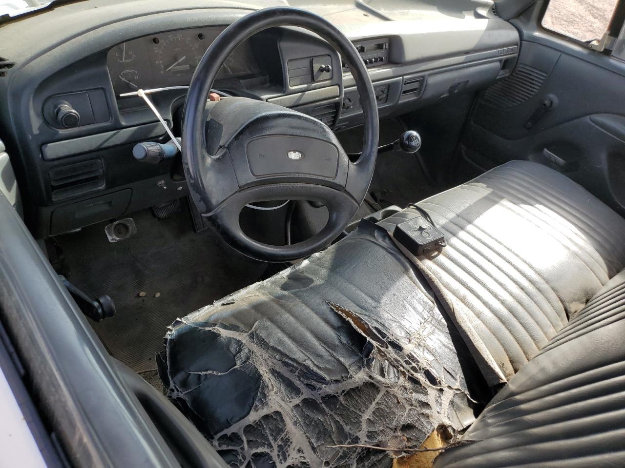 1992 Ford F150 VIN: 1FTEF14Y9NLA27875 Lot: 63082405
