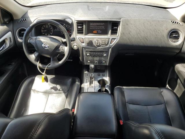  NISSAN PATHFINDER 2018 Czerwony