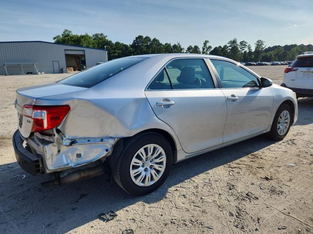  TOYOTA CAMRY 2014 Srebrny