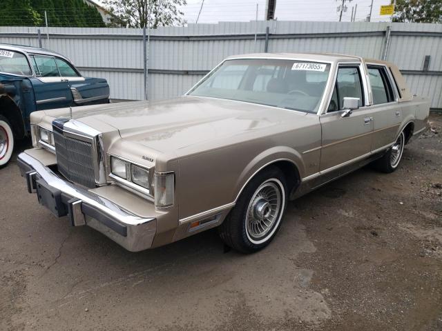 1988 LINCOLN TOWN CAR SIGNATURE à vendre chez Copart CT - HARTFORD