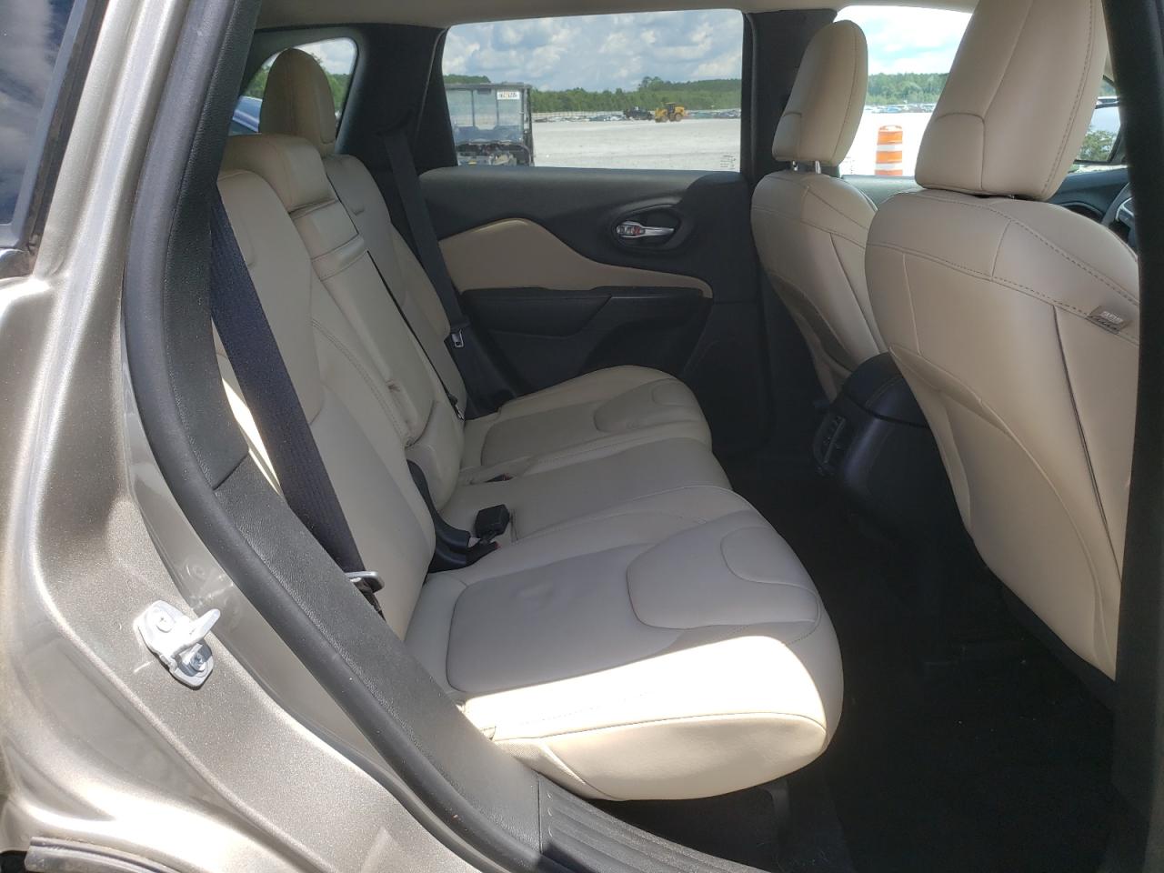 2016 Jeep Cherokee Limited VIN: 1C4PJMDB4GW377744 Lot: 66805085