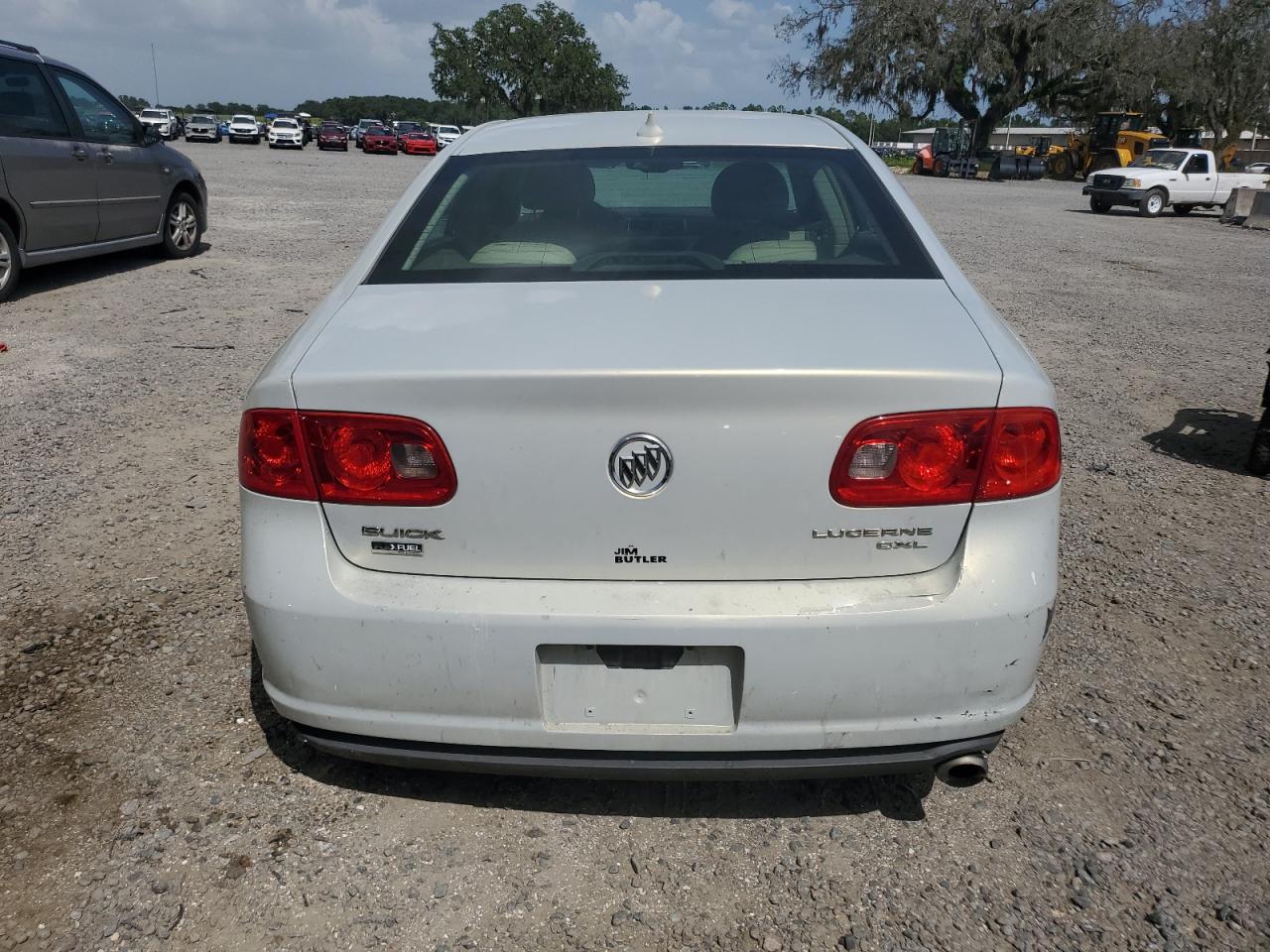 1G4HC5EM7AU105336 BUICK LUCERNE 2010 BEIGE Photo 6