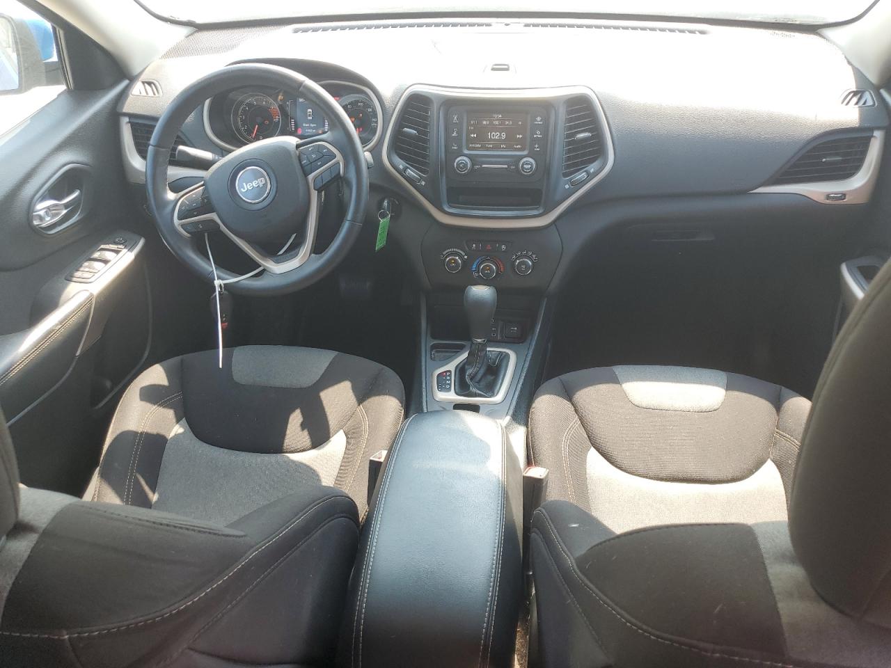 2018 Jeep Cherokee Latitude VIN: 1C4PJLCXXJD596816 Lot: 63656405