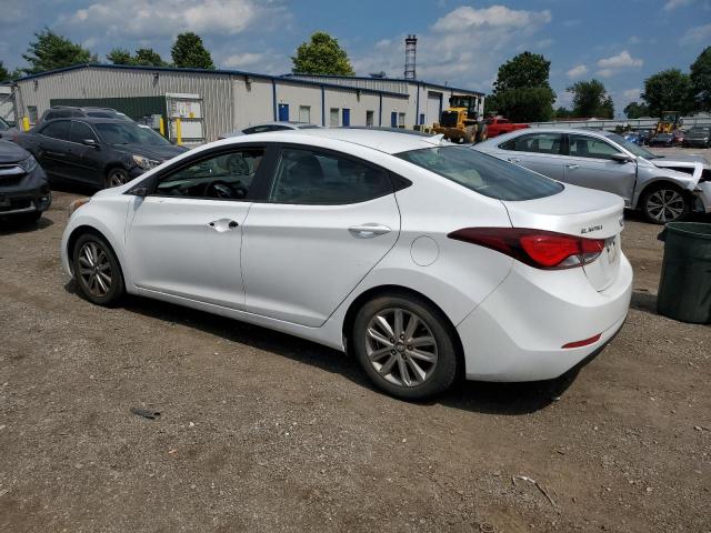 Sedans HYUNDAI ELANTRA 2015 Biały