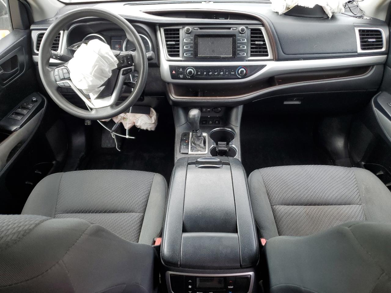 2019 Toyota Highlander Le VIN: 5TDBZRFH0KS966140 Lot: 66856815