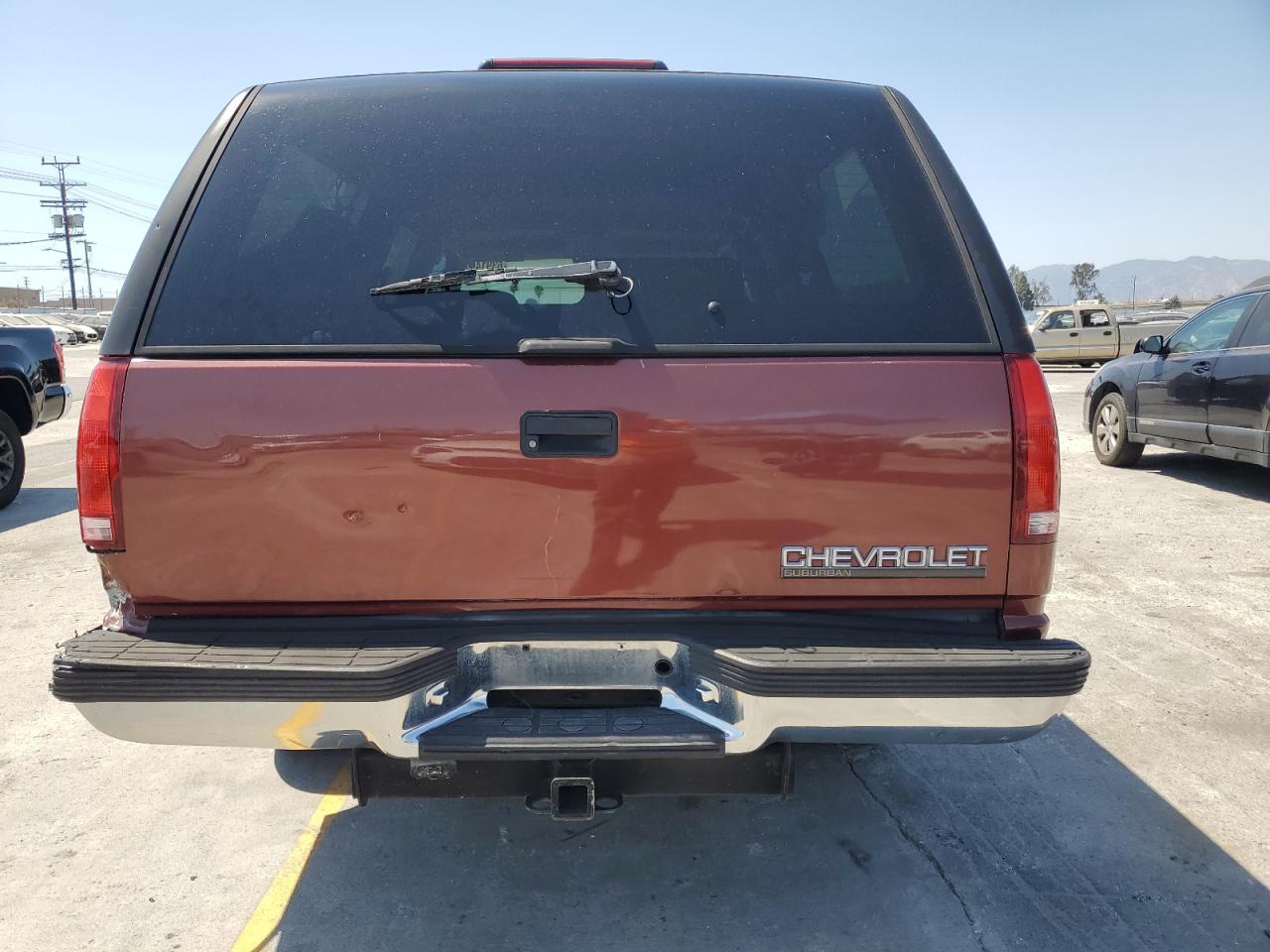 1999 Chevrolet Suburban C1500 VIN: 3GNEC16R2XG121506 Lot: 63914415