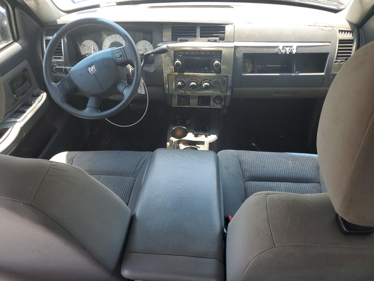 2010 Dodge Dakota Sxt VIN: 1D7CW3GP3AS108270 Lot: 63623405