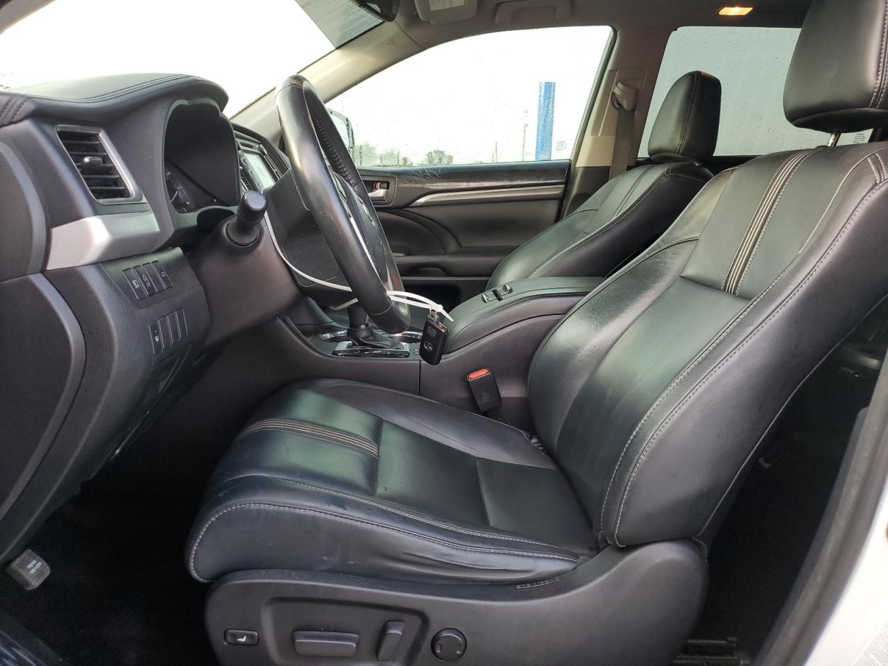 2018 Toyota Highlander Se VIN: 5TDJZRFH9JS823259 Lot: 64882735