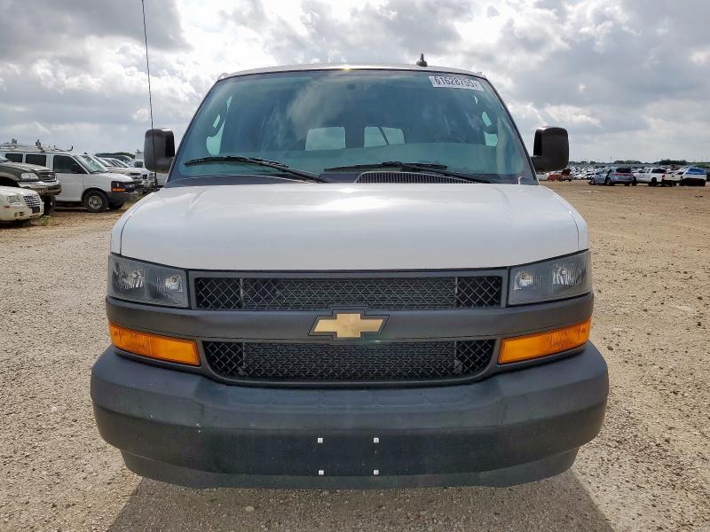  CHEVROLET EXPRESS 2021 Белы