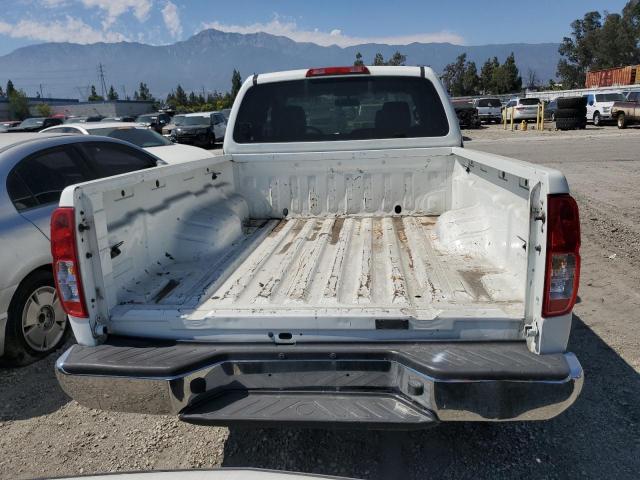 Pickups NISSAN FRONTIER 2015 Biały