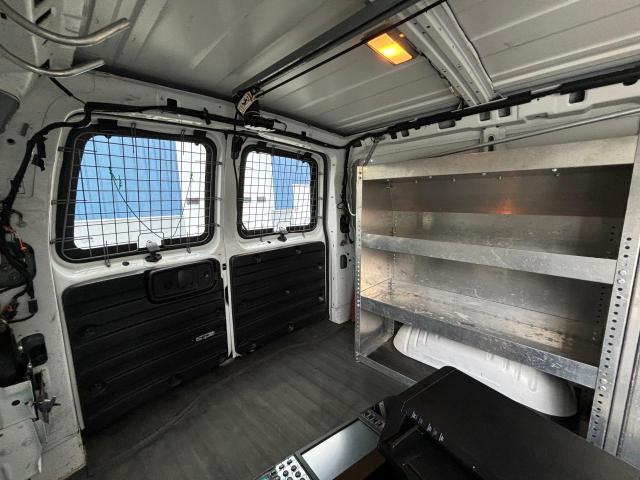 Vans CHEVROLET EXPRESS 2013 White