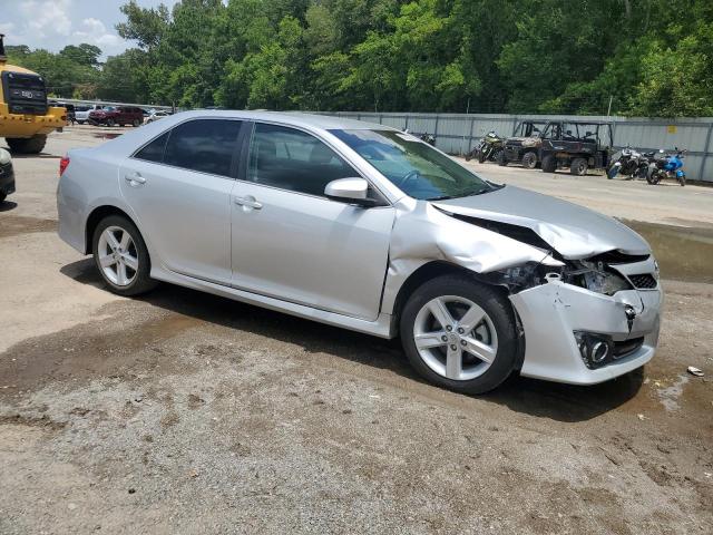  TOYOTA CAMRY 2014 Srebrny