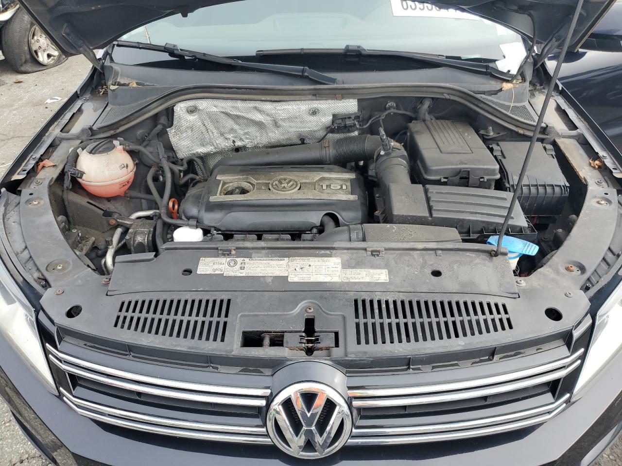 2012 Volkswagen Tiguan S VIN: WVGAV7AX6CW584041 Lot: 63930445
