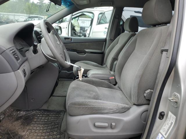 2004 TOYOTA SIENNA CE  