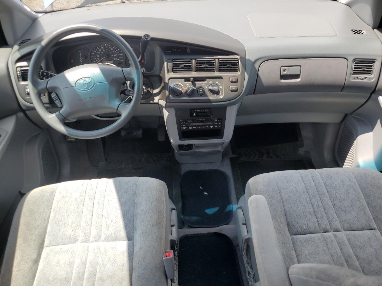 1999 Toyota Sienna Ce VIN: 4T3ZF19C5XU098232 Lot: 63113715