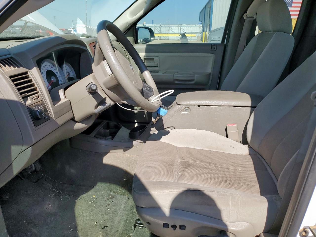 2005 Dodge Dakota Slt VIN: 1D7HE42K85S327595 Lot: 64880935