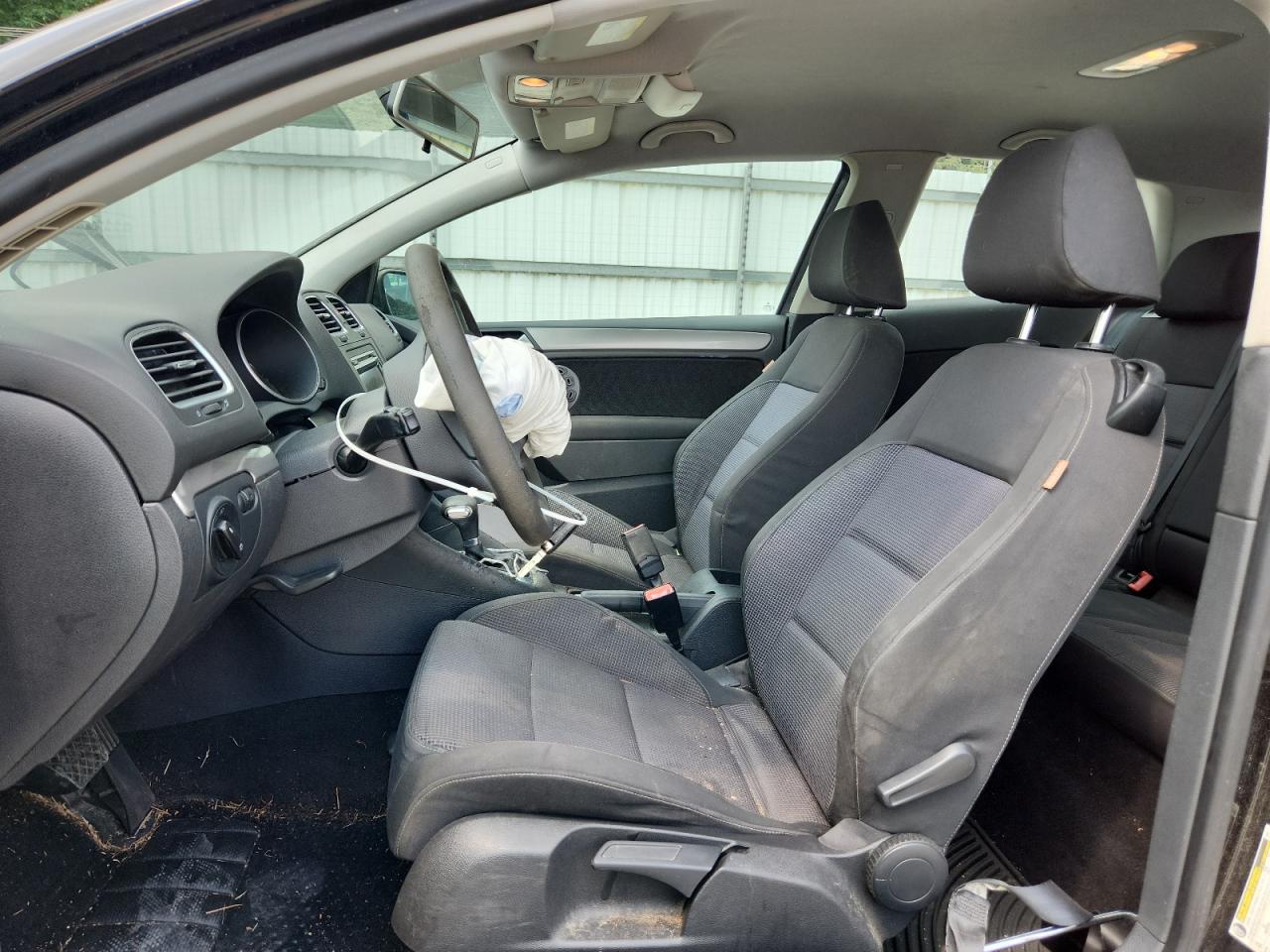 2011 Volkswagen Golf VIN: WVWBA7AJ2BW102566 Lot: 64040725