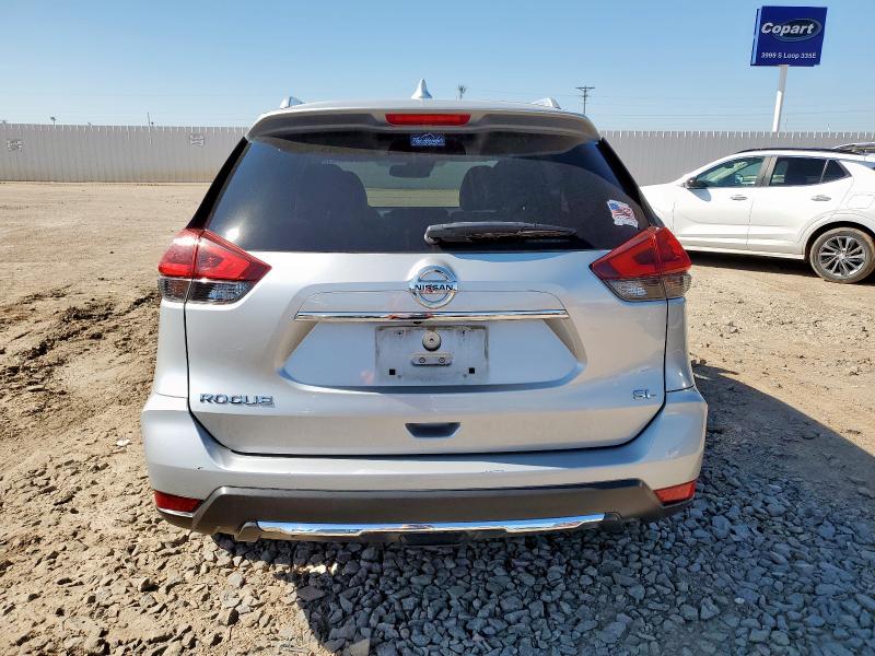  NISSAN ROGUE 2018 Серебристый