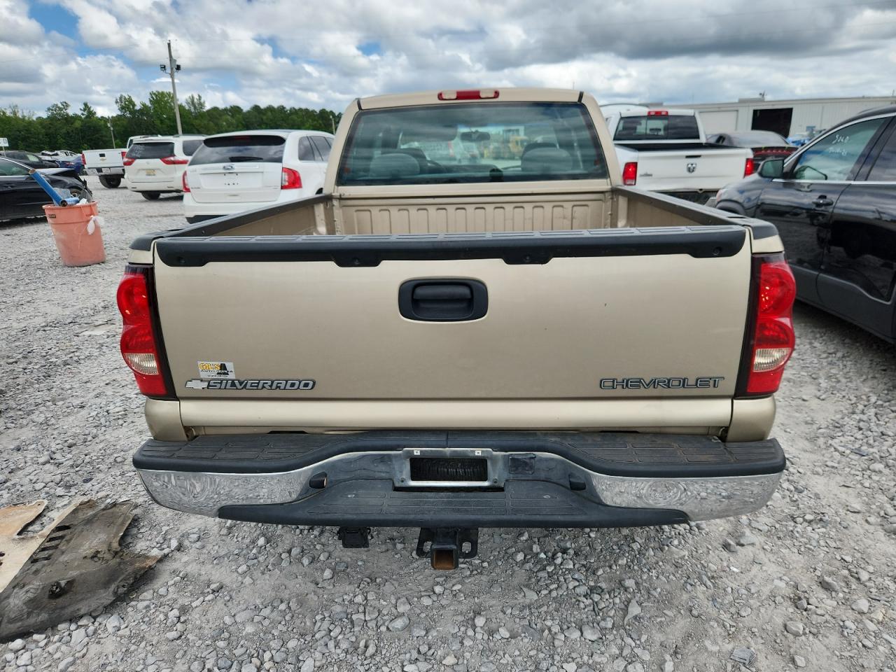 2004 Chevrolet Silverado C1500 VIN: 2GCEC19V641237636 Lot: 62820625