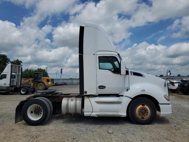 2014 KENWORTH T680 SEMI TRUCK