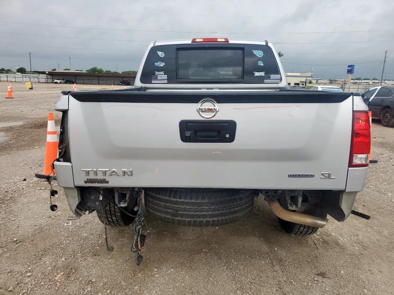 Pickups NISSAN TITAN 2013 Srebrny