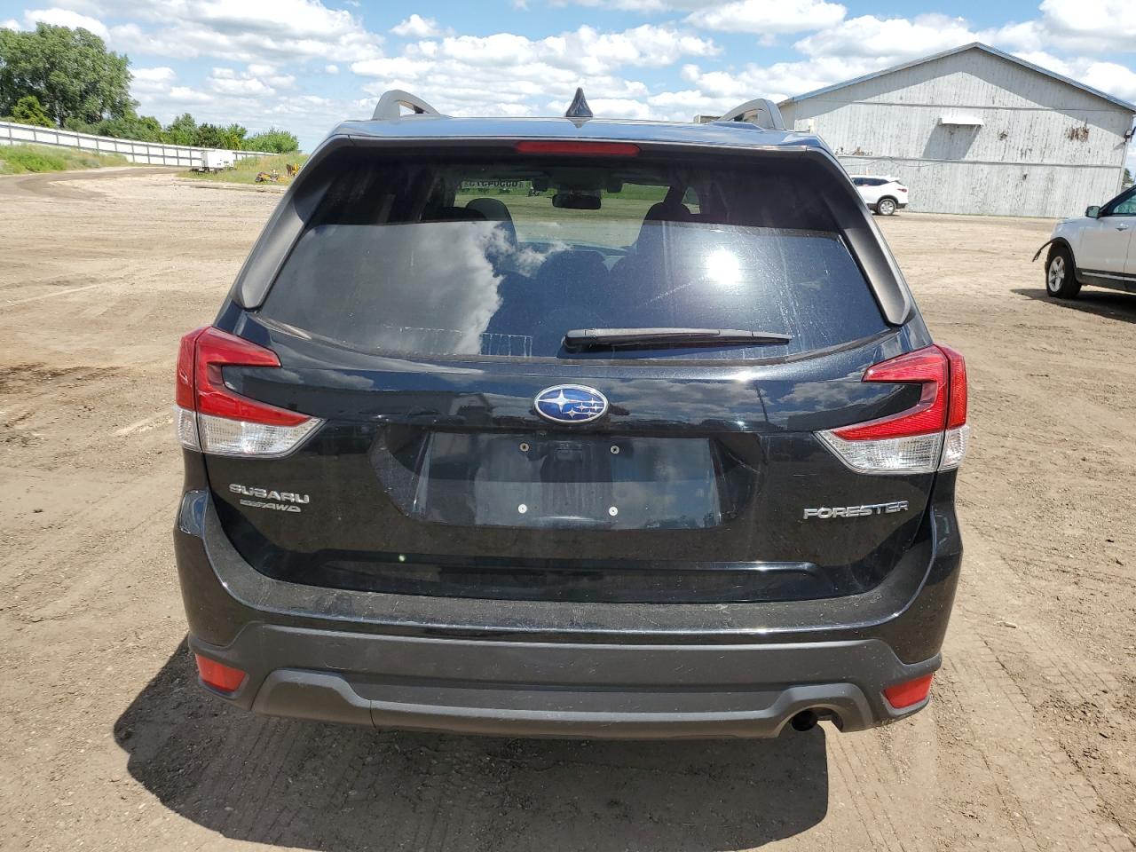 2019 Subaru Forester Premium VIN: JF2SKAGC8KH451336 Lot: 65504575