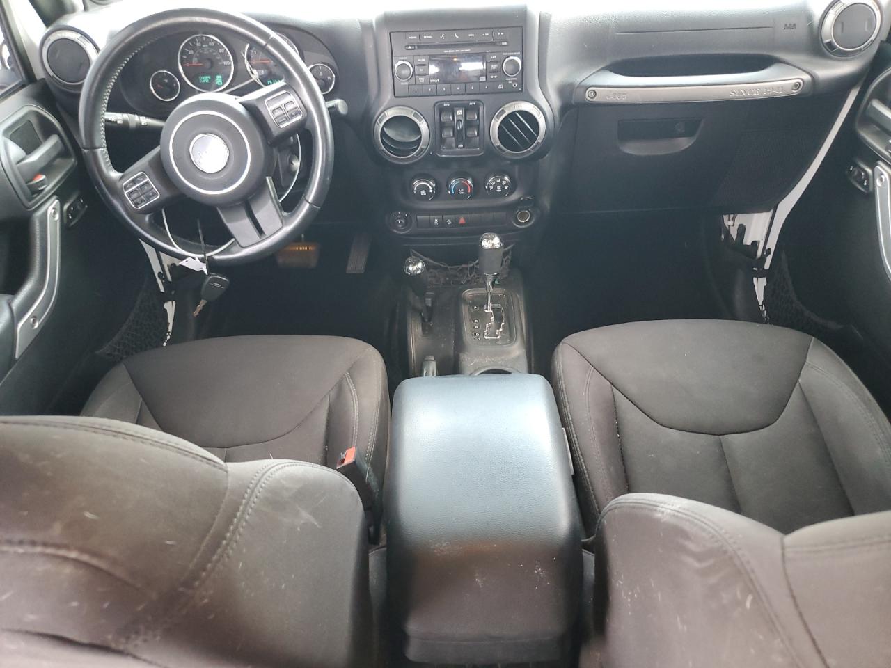 2014 Jeep Wrangler Unlimited Sport VIN: 1C4BJWDG5EL304298 Lot: 65183405