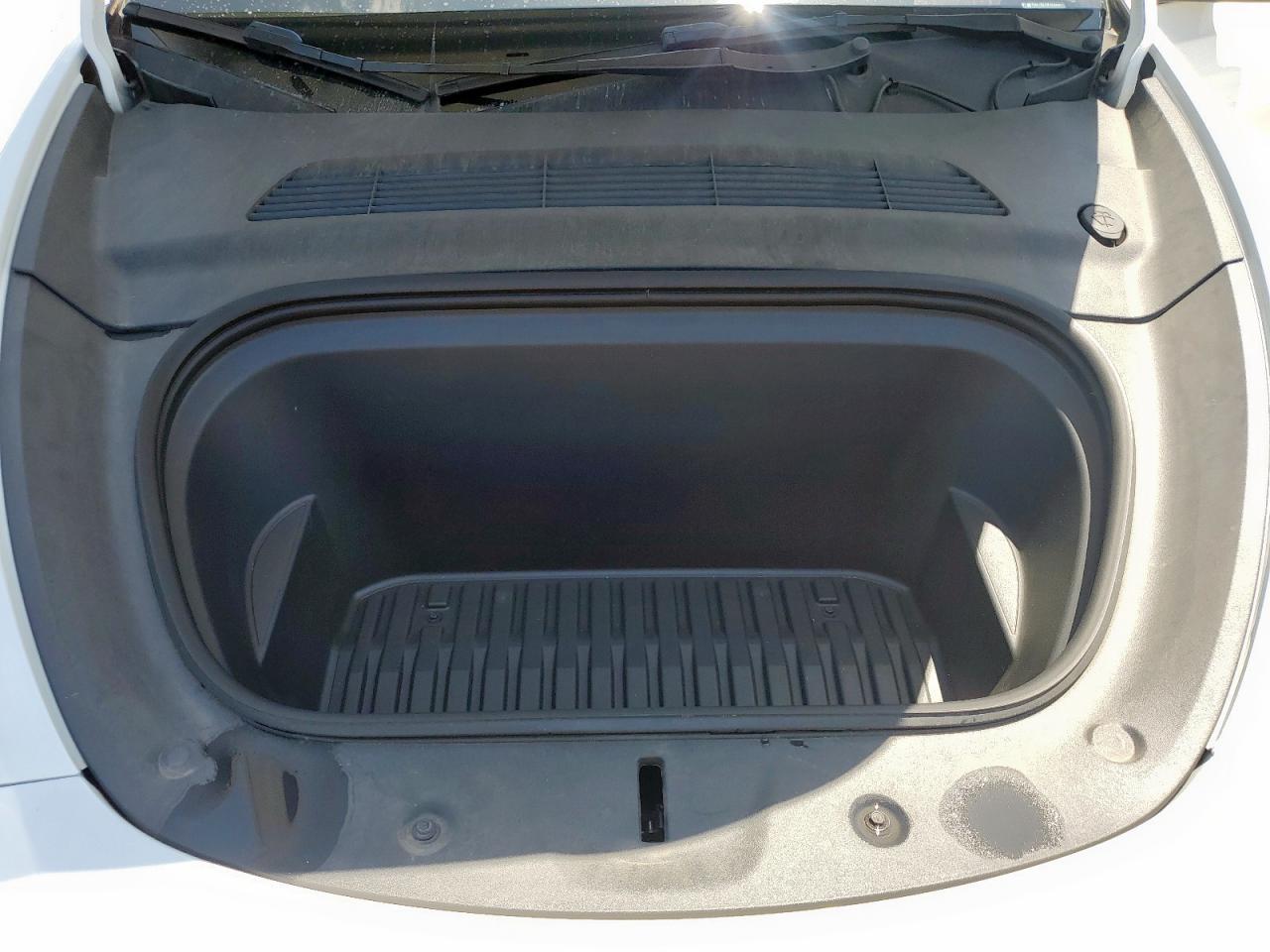 2023 Tesla Model Y VIN: 7SAYGDEE6PA130256 Lot: 65733695