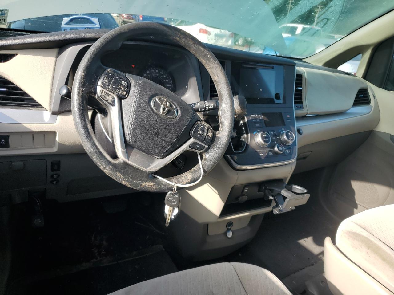 2015 Toyota Sienna Le VIN: 5TDKK3DC2FS578292 Lot: 64128065