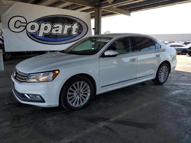  VOLKSWAGEN PASSAT 2016 Biały