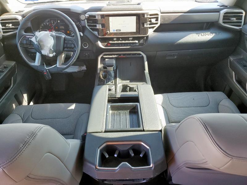  TOYOTA TUNDRA 2024 Silver