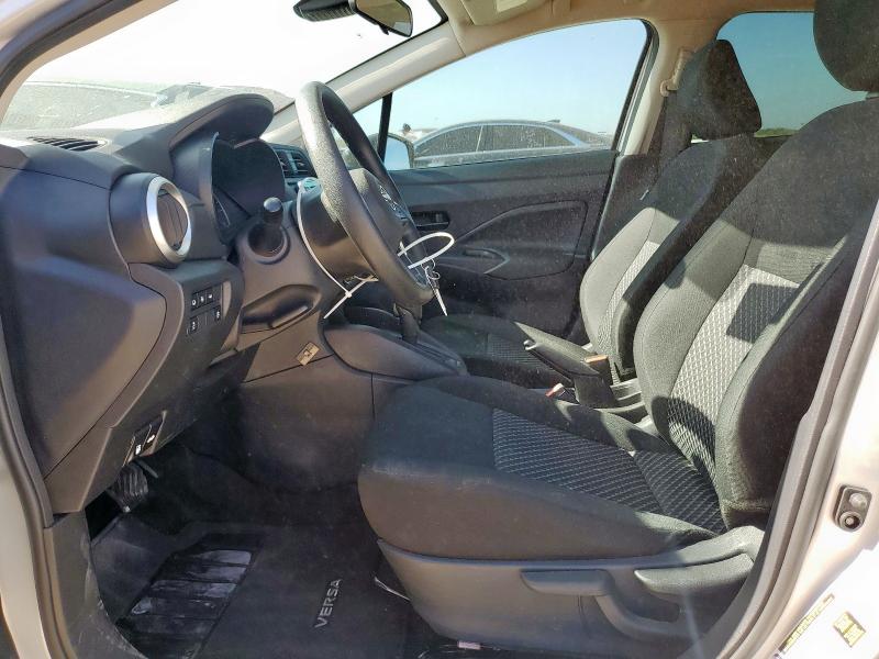  NISSAN VERSA 2024 Silver