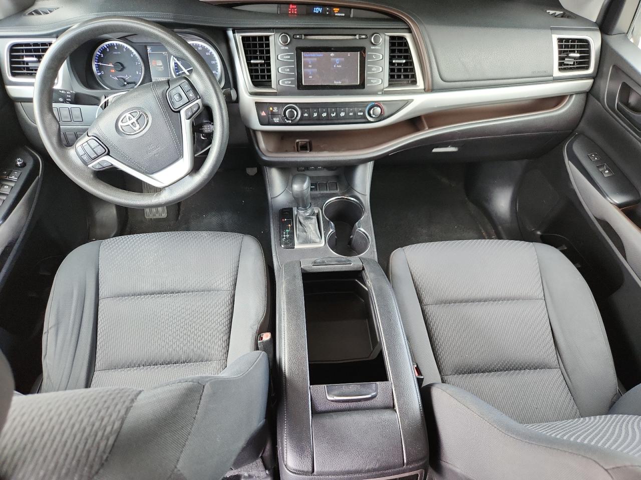 2019 Toyota Highlander Le VIN: 5TDZZRFHXKS304712 Lot: 64381895