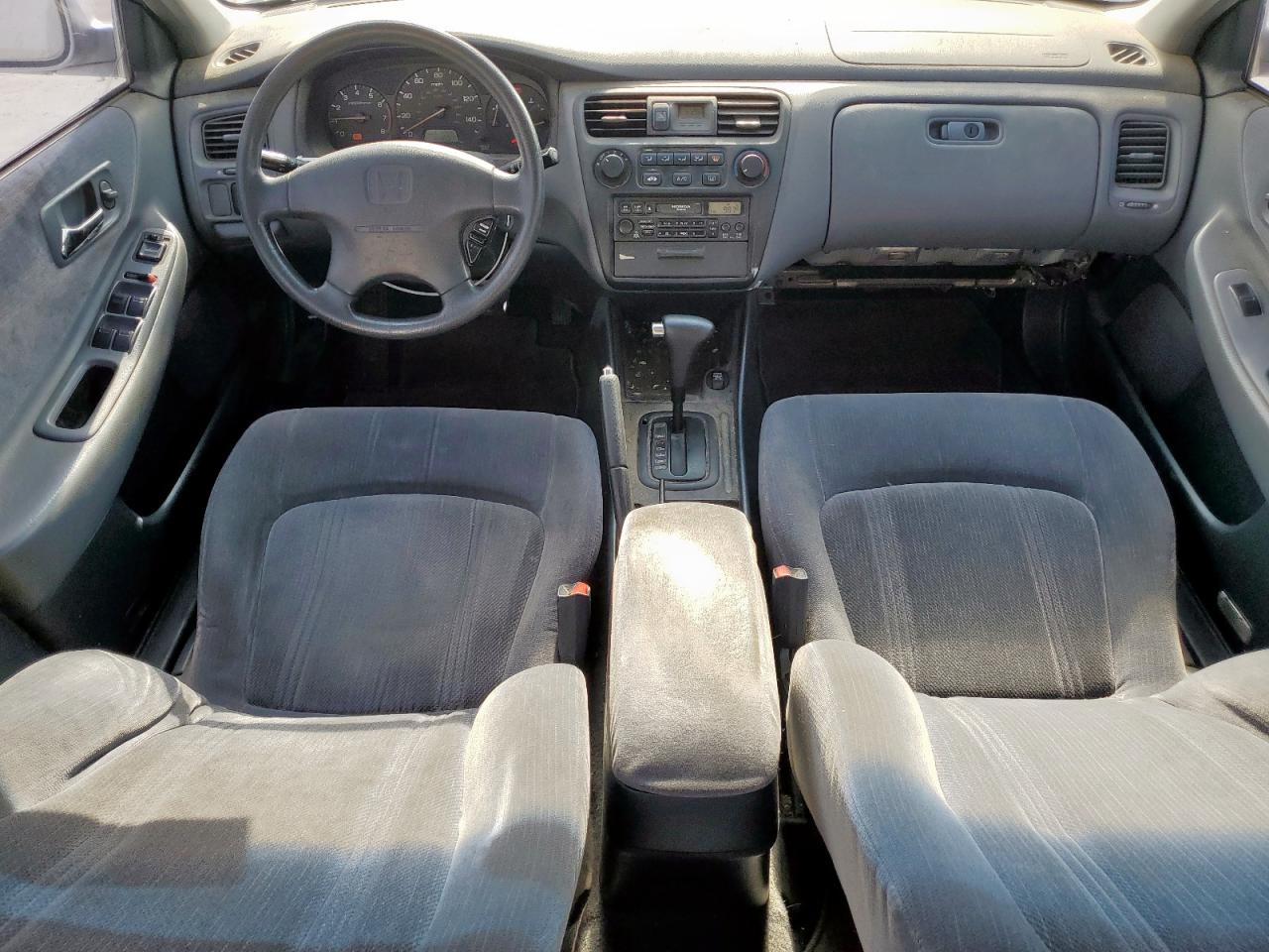 2000 Honda Accord Lx VIN: 1HGCG5641YA049523 Lot: 64887635