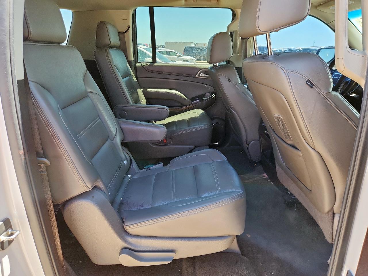 2016 GMC Yukon Xl Denali VIN: 1GKS1HKJ5GR267798 Lot: 63221515
