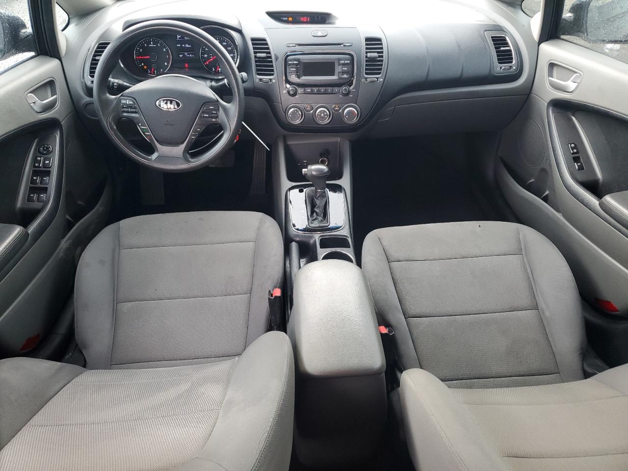 3KPFK4A72JE192165 2018 Kia Forte Lx