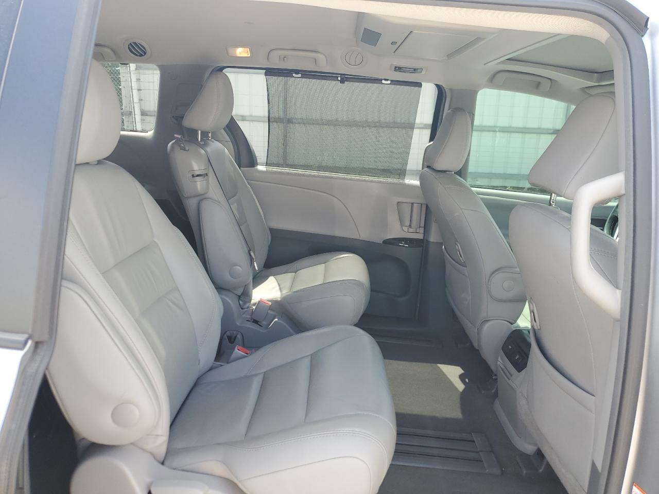2017 Toyota Sienna Xle VIN: 5TDYZ3DC9HS820214 Lot: 65401205